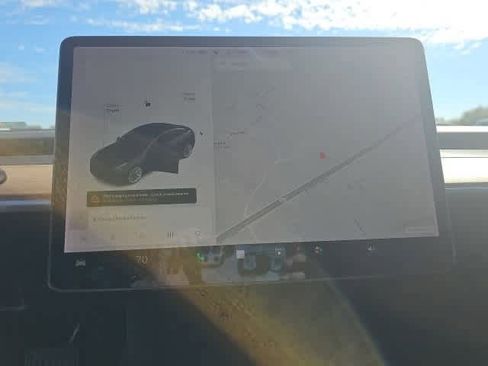 Used 2021 Tesla Model 3 Standard Range Plus image 12