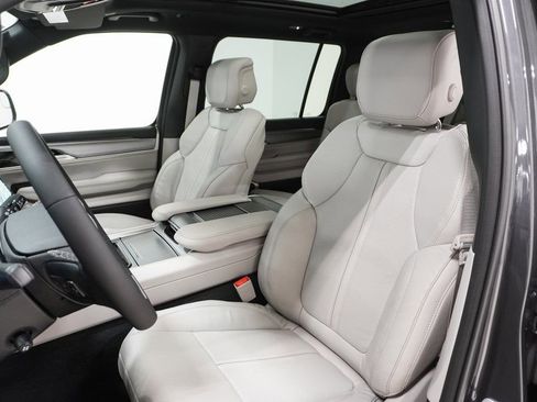 New 2026 Jeep Grand Wagoneer w/ Premium Group I image 10