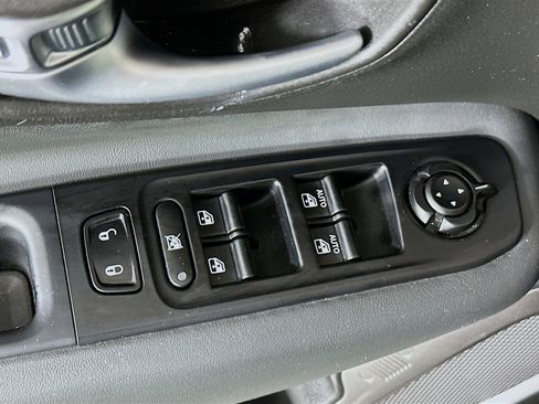 Used 2022 Jeep Renegade Latitude AWD/4WD image 14