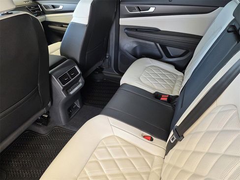 New 2026 Volkswagen Atlas Cross Sport SEL Premium R-Line image 20