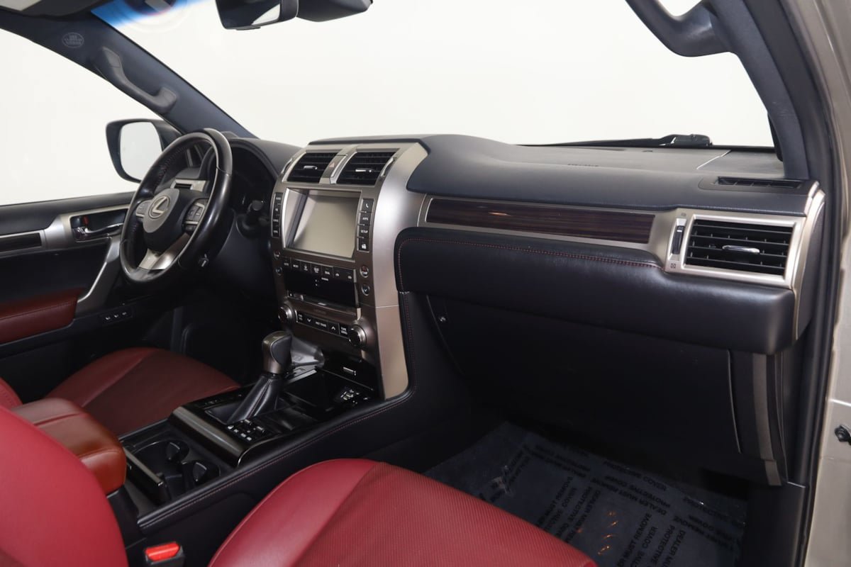 Used 2021 Lexus GX 460 w/ Accessory Package AWD/4WD image 40
