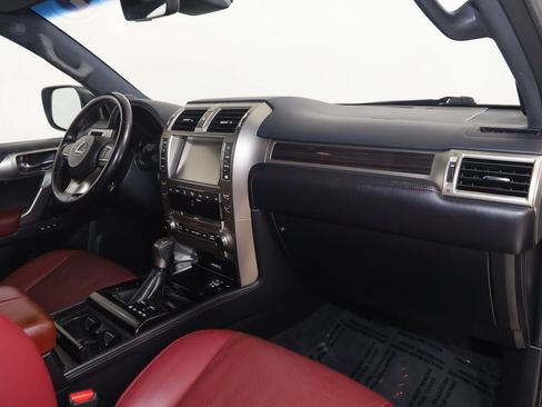 Used 2021 Lexus GX 460 w/ Accessory Package AWD/4WD image 40