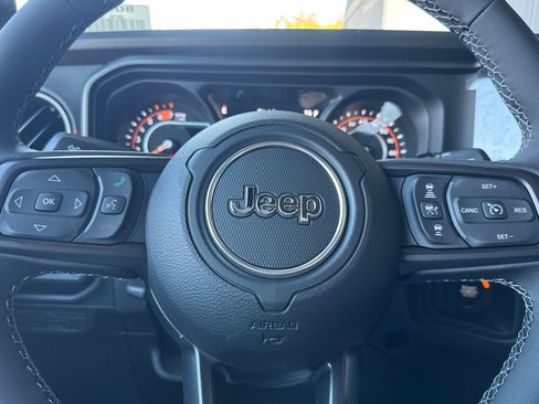 New 2026 Jeep Wrangler Unlimited Rubicon AWD/4WD image 22