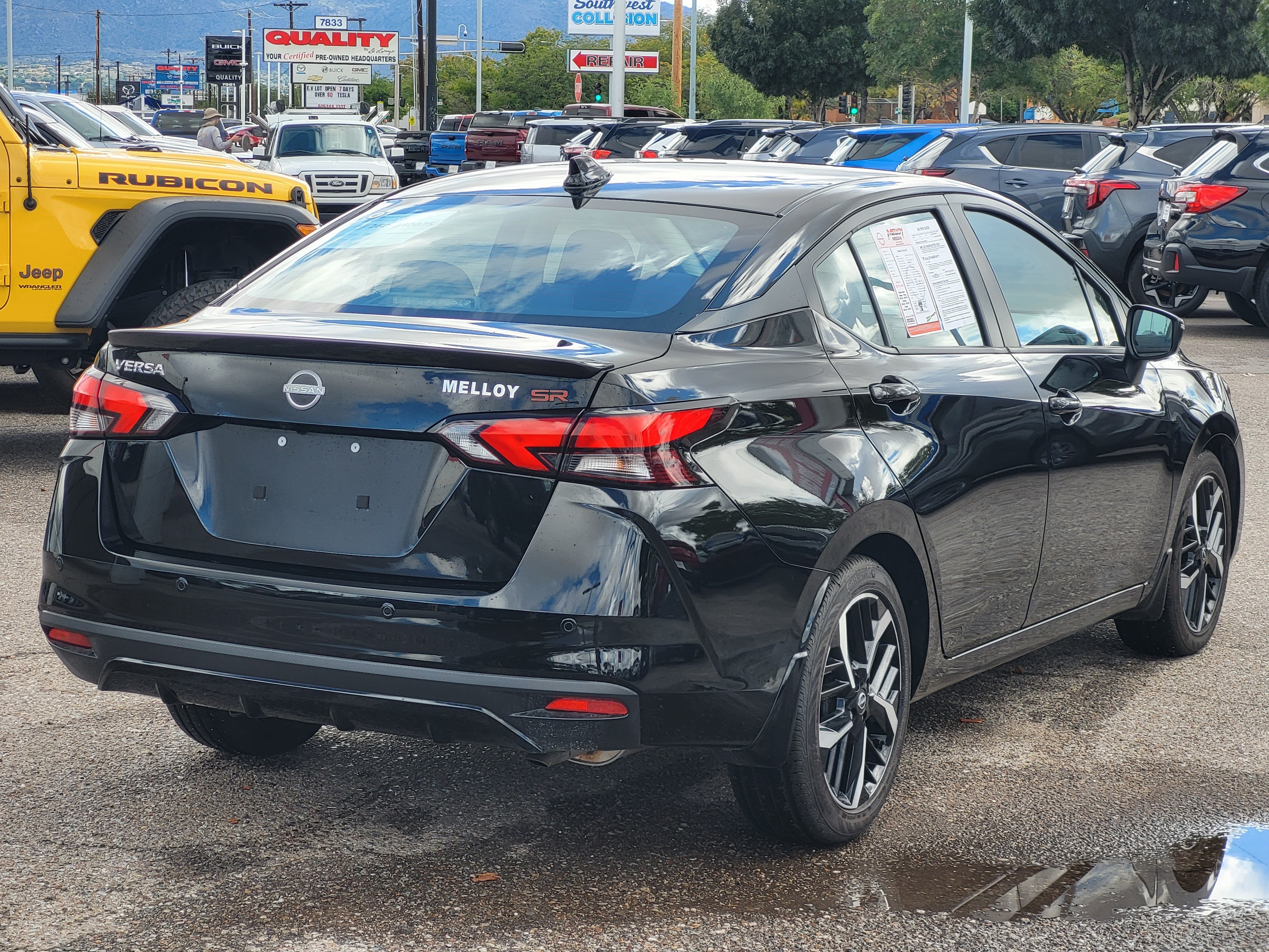 Certified 2025 Nissan Versa SR w/ Trunk Package FWD image 4