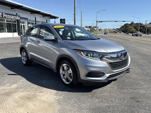 Used 2021 Honda HR-V LX image 7