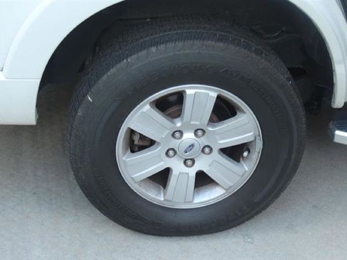 Used 2010 Ford Explorer XLT image 24