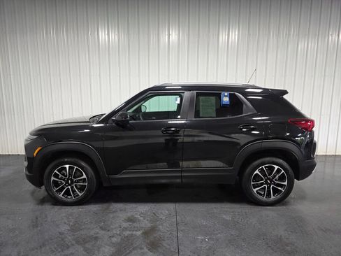 Used 2025 Chevrolet TrailBlazer LT AWD/4WD image 4