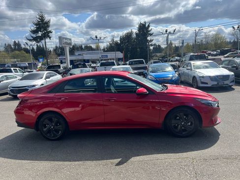 Used 2022 Hyundai Elantra SEL w/ Convenience Package image 5