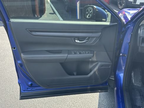 Used 2025 Honda CR-V EX image 10