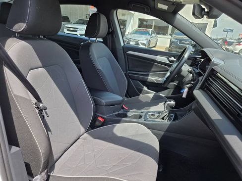 Used 2025 Volkswagen Jetta Sport FWD image 29