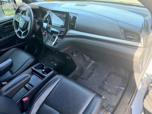 Used 2024 Honda Odyssey Sport image 12