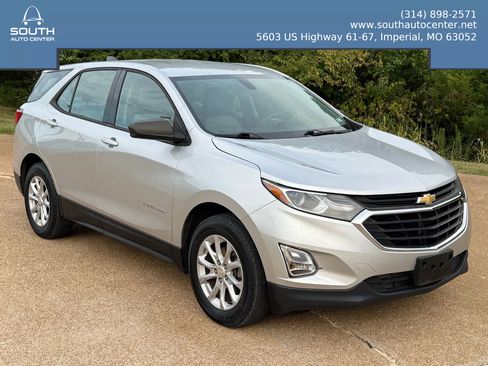 Used 2019 Chevrolet Equinox LS image 1