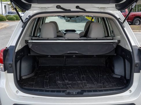 Used 2024 Subaru Forester Premium AWD/4WD image 9