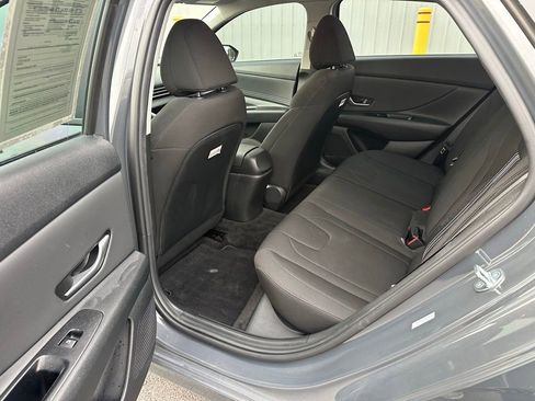 Used 2023 Hyundai Elantra SEL w/ Convenience Package image 14
