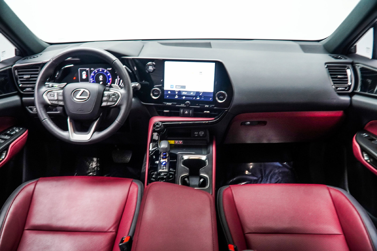 Used 2025 Lexus NX 250 FWD w/ Towing Package (2000 Lbs) image 5