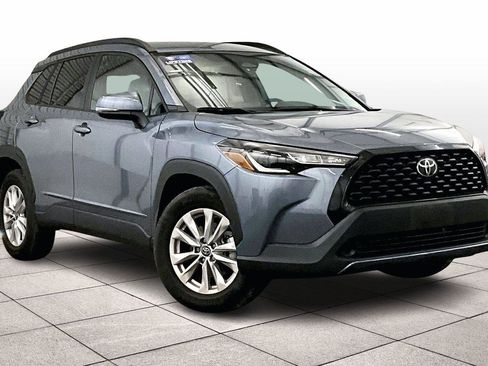 Used 2023 Toyota Corolla Cross LE image 2