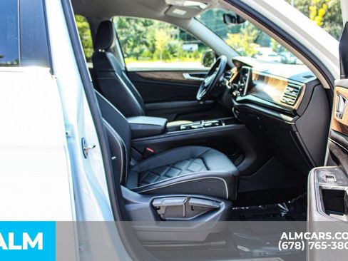 Used 2025 Volkswagen Atlas SE FWD image 18