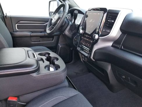 Used 2025 RAM 2500 Big Horn AWD/4WD image 17