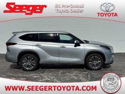 Used 2023 Toyota Highlander AWD