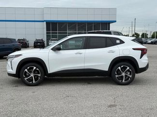 New 2026 Chevrolet Trax RS w/ Sunroof Package FWD video 2