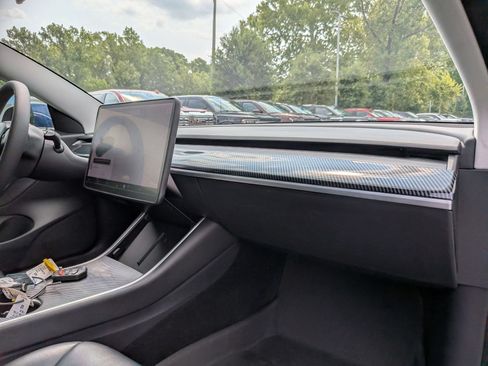 Used 2020 Tesla Model 3 Standard Range RWD image 37