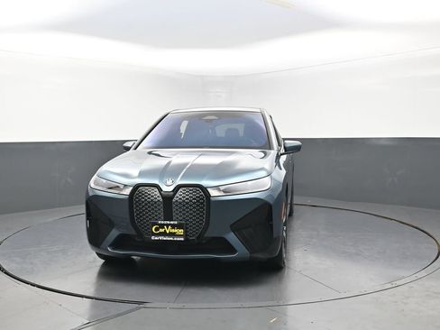 Used 2023 BMW iX xDrive50 w/ Sport Package image 8