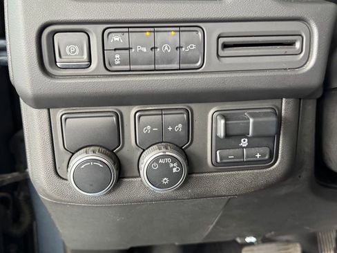 Used 2021 Chevrolet Tahoe LT w/ LT Signature Package RWD image 37