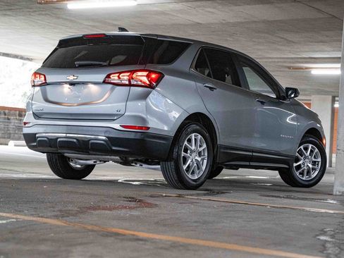 Used 2023 Chevrolet Equinox LT FWD image 6