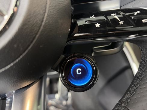 Certified 2025 Mercedes-Benz GLC 43 AMG AMG GLC 43 image 38