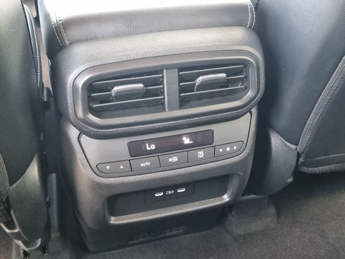 Used 2025 Honda Pilot EX-L image 17