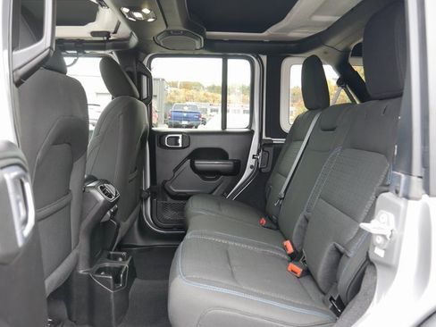 Used 2021 Jeep Wrangler Unlimited Sport image 14