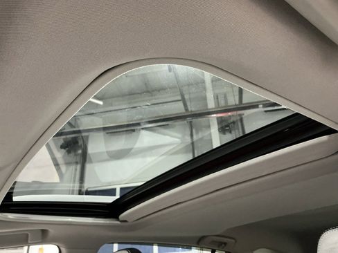 Used 2017 Toyota RAV4 XLE image 4