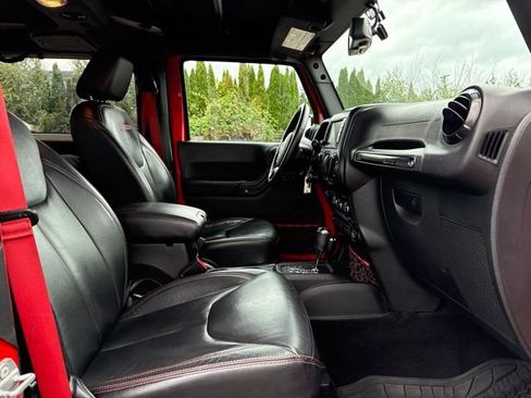 Used 2017 Jeep Wrangler Rubicon AWD/4WD image 11