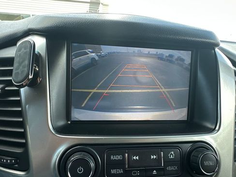 Used 2015 Chevrolet Suburban LT image 13