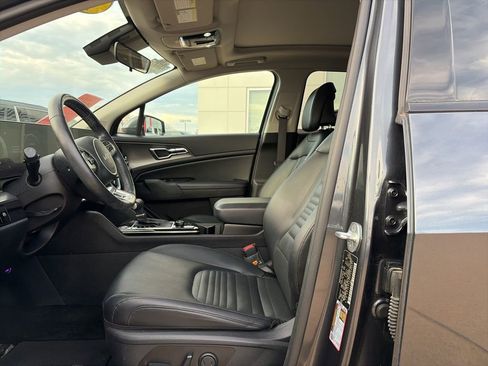 Used 2023 Kia Sportage SX image 7