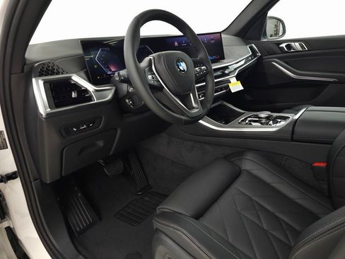 Used 2026 BMW X5 xDrive40i w/ Parking Assistance Package AWD/4WD image 10