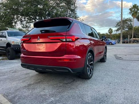 Used 2022 Mitsubishi Outlander ES image 3