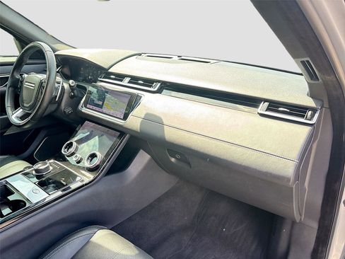 Used 2019 Land Rover Range Rover Velar R-Dynamic SE AWD/4WD image 30