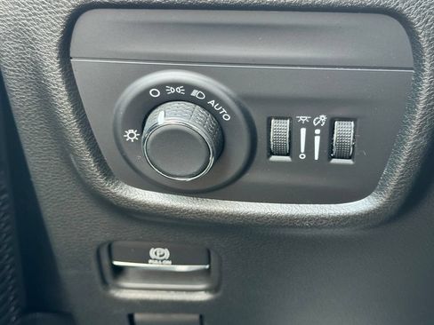 Used 2023 Jeep Grand Cherokee L Laredo AWD/4WD image 32