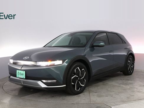 Used 2024 Hyundai Ioniq 5 SEL image 2