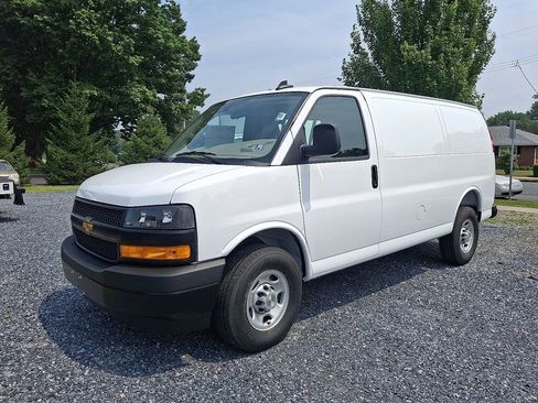 New 2025 Chevrolet Express 3500 w/ Driver Convenience Package image 2