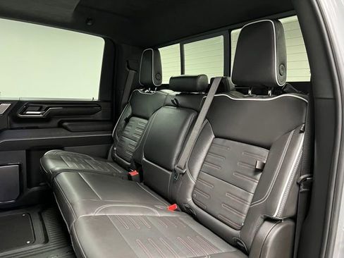 Used 2024 GMC Sierra 2500 AT4X image 47