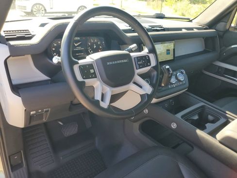 Certified 2022 Land Rover Defender 90 X-Dynamic S AWD/4WD image 16