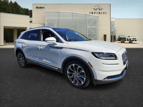 Used 2022 Lincoln Nautilus Reserve w/ Luxury Package image 2