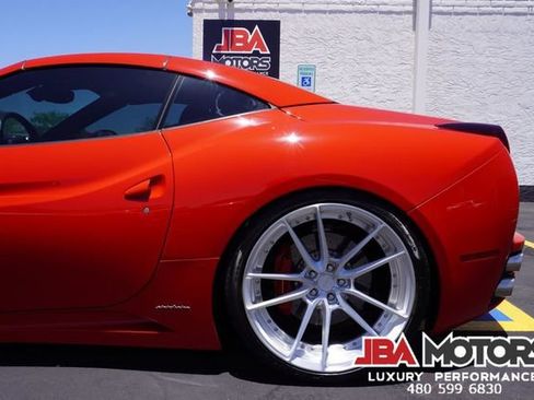 Used 2014 Ferrari California RWD image 66