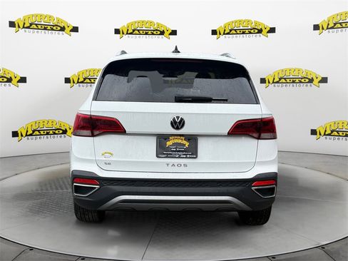 Used 2024 Volkswagen Taos SE image 4