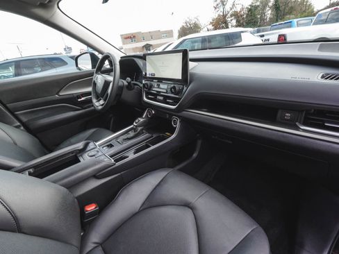 Used 2024 Toyota Grand Highlander XLE image 35