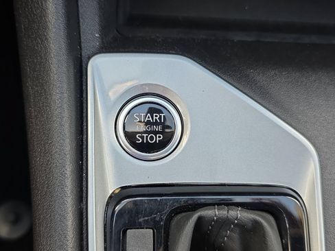 Used 2025 Nissan Altima 2.5 SV FWD image 25