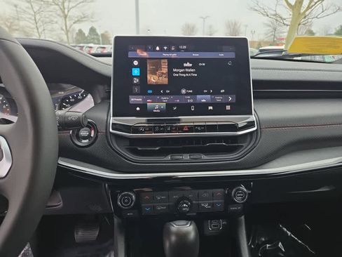 Used 2024 Jeep Compass Trailhawk image 17