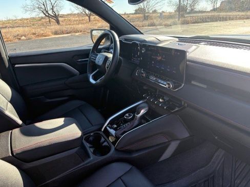 Used 2023 Chevrolet Colorado Z71 w/ Z71 Convenience Package 2 image 19